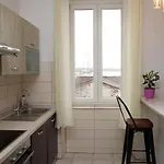 Apartment Una פולה