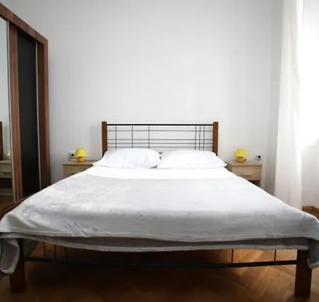 Apartment Una דירה פולה