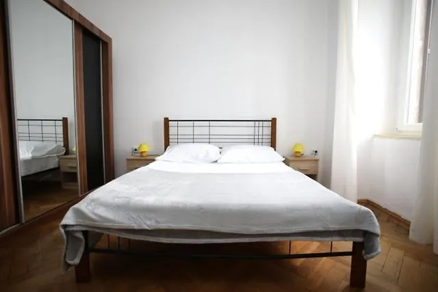 Apartment Una Apartament Pula